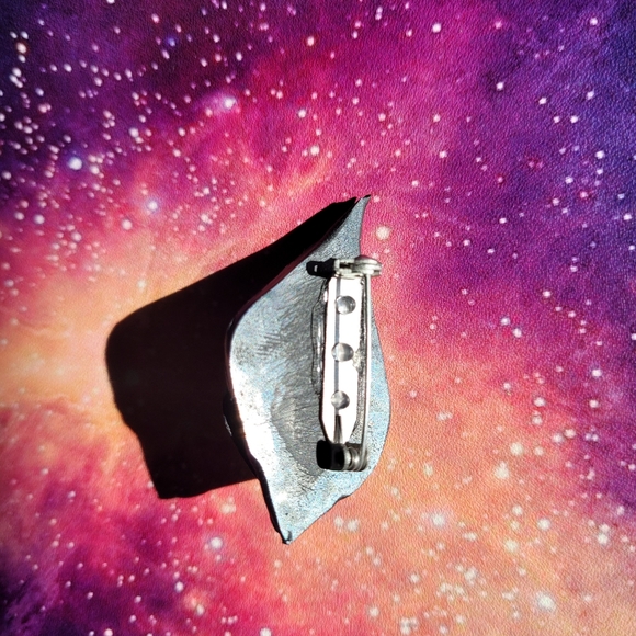 Ladybug pin - Picture 2 of 2